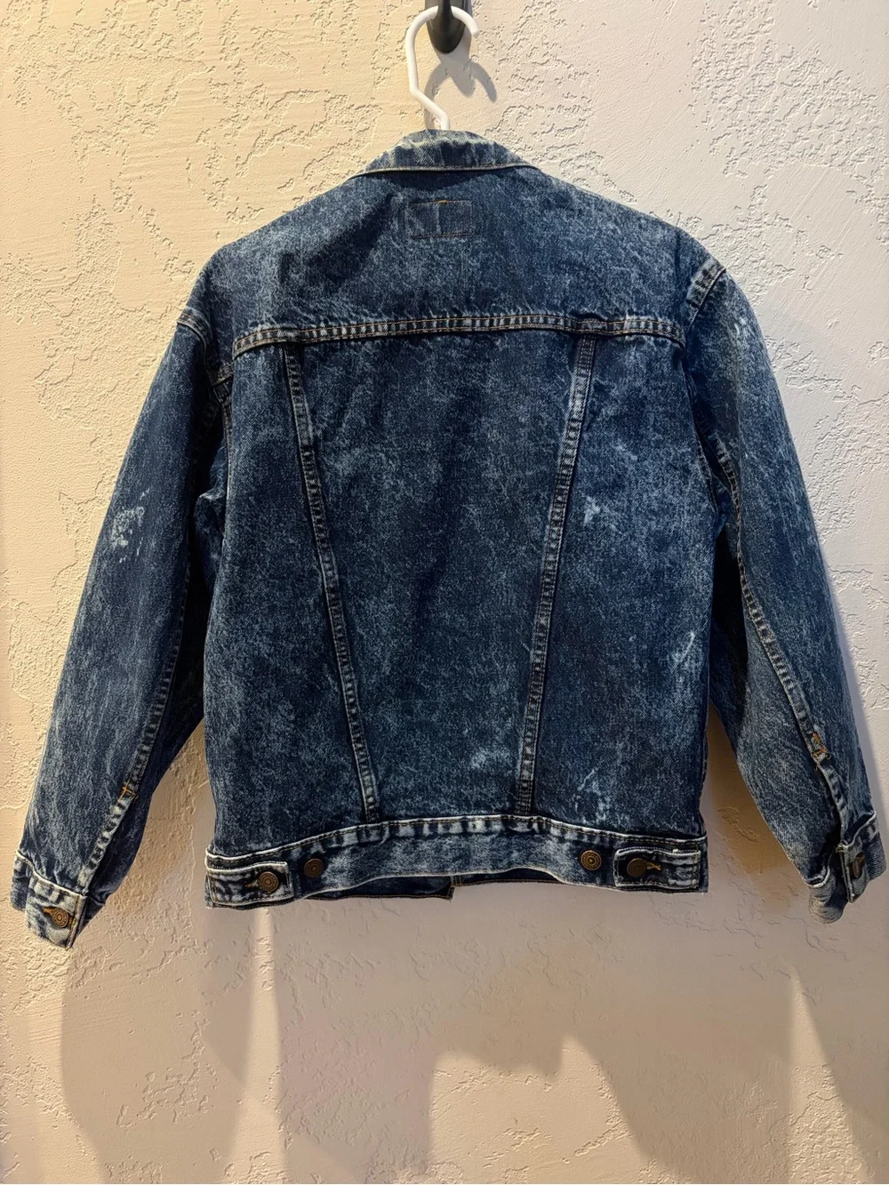 Levi's Men's Blue Washed Denim Jacket - Picture 2 of 4